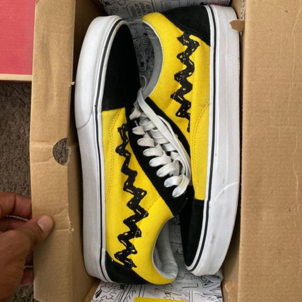 Vans - Picture 2 of 3